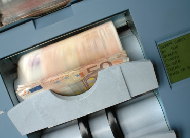 какие банки не сотрудничают с судебными приставами - фото - 1